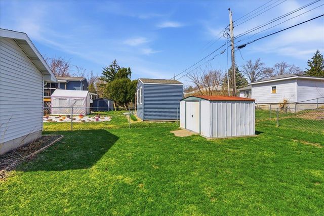 1515 W 5th Street, Cedar Falls, IA 50613