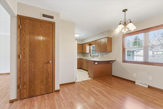 1515 W 5th Street, Cedar Falls, IA 50613