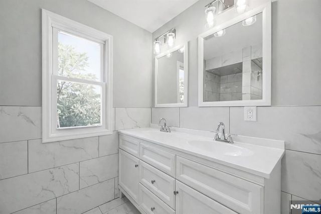 146 Poplar, Ridgefield Park, NJ 07660