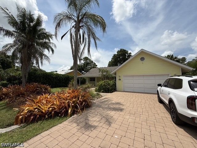 1280 Cypress Woods DR, Naples, FL 34103