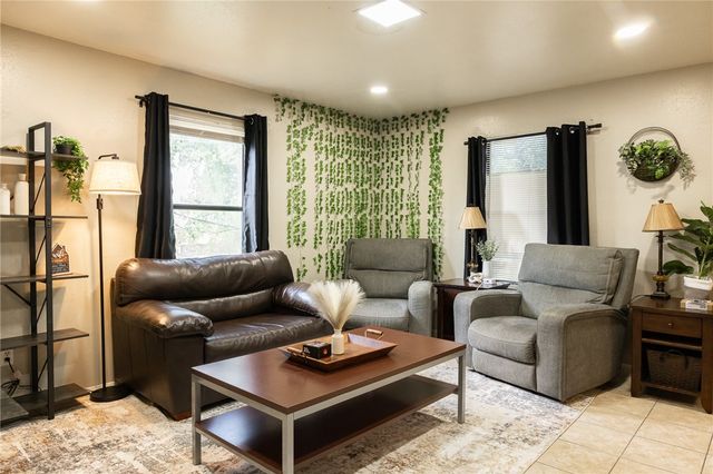 706 Navidad Street, Bryan, TX 77801