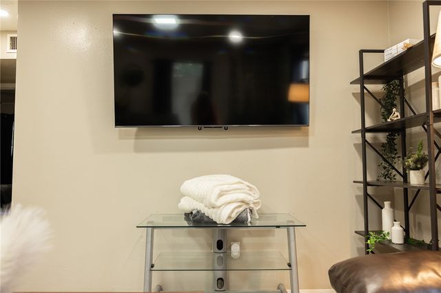 706 Navidad Street, Bryan, TX 77801