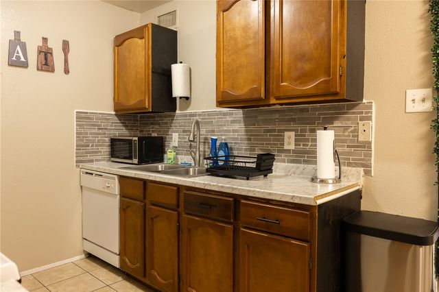 706 Navidad Street, Bryan, TX 77801