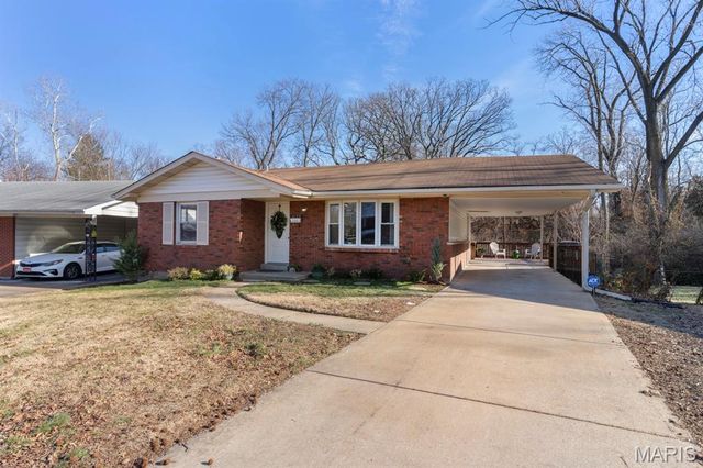 4132 Crestland Drive, St Louis, MO 63121