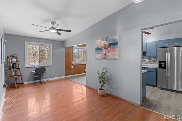 4132 Crestland Drive, St Louis, MO 63121