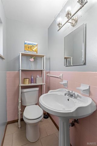 4132 Crestland Drive, St Louis, MO 63121