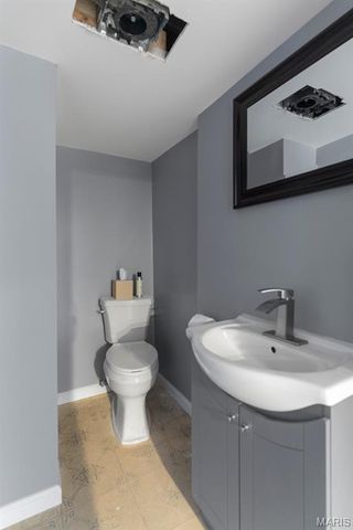 4132 Crestland Drive, St Louis, MO 63121