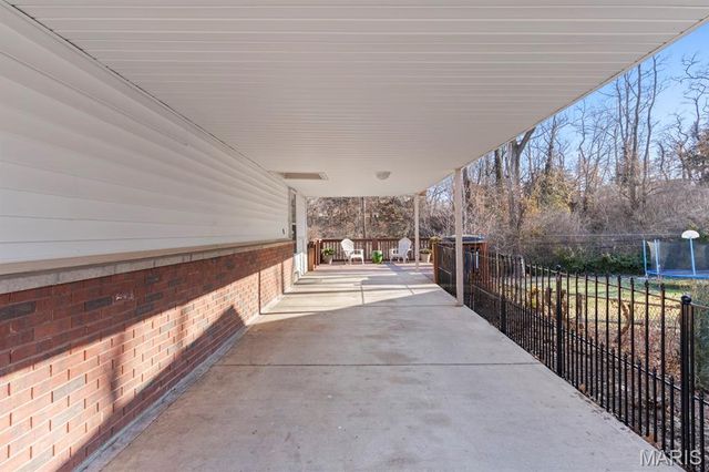 4132 Crestland Drive, St Louis, MO 63121