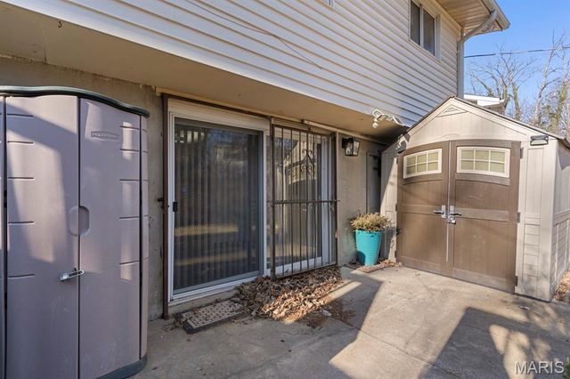 4132 Crestland Drive, St Louis, MO 63121