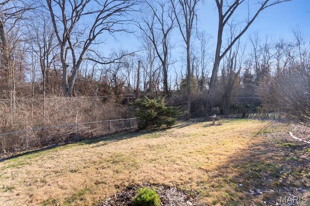 4132 Crestland Drive, St Louis, MO 63121