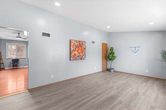 4132 Crestland Drive, St Louis, MO 63121