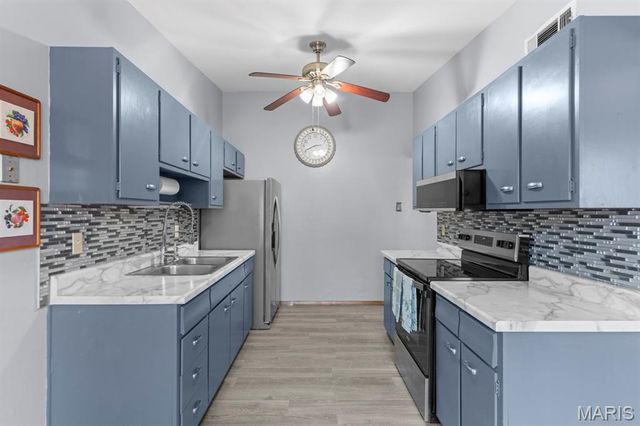 4132 Crestland Drive, St Louis, MO 63121