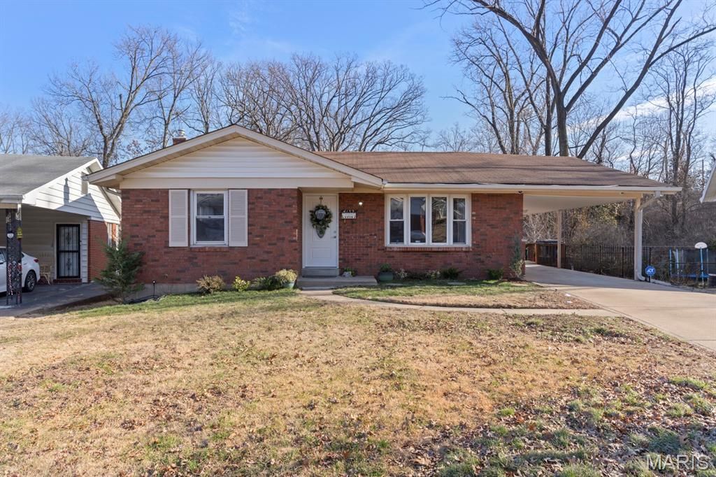 4132 Crestland Drive, St Louis, MO 63121
