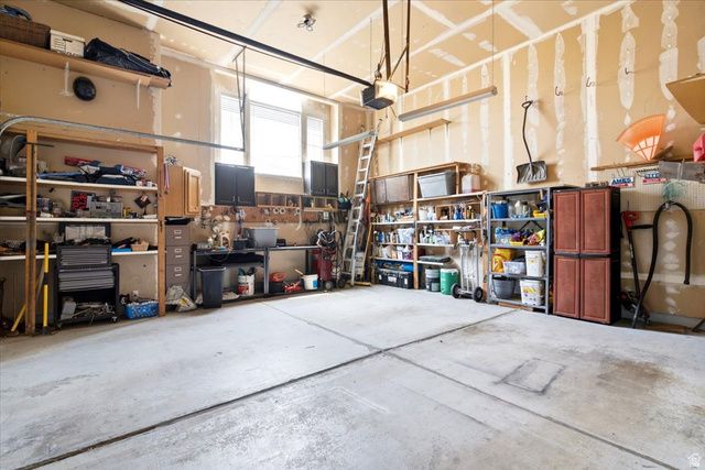 550 W 3950 S, Riverdale, UT 84405