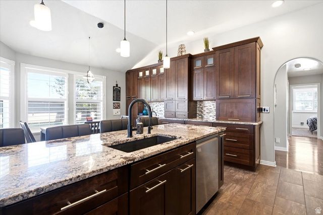550 W 3950 S, Riverdale, UT 84405