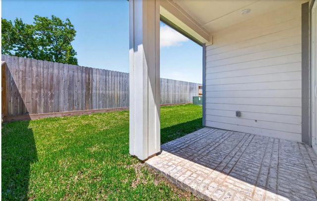 702 Sonfield Drive, Stafford, TX 77477