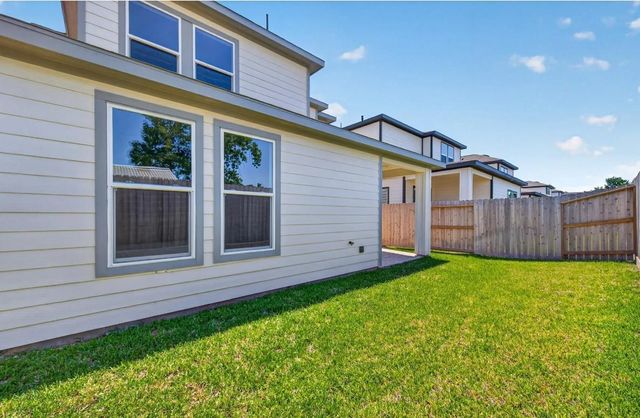702 Sonfield Drive, Stafford, TX 77477