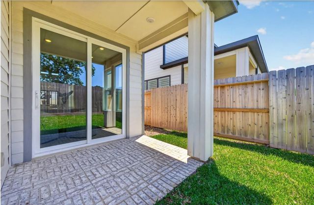 702 Sonfield Drive, Stafford, TX 77477