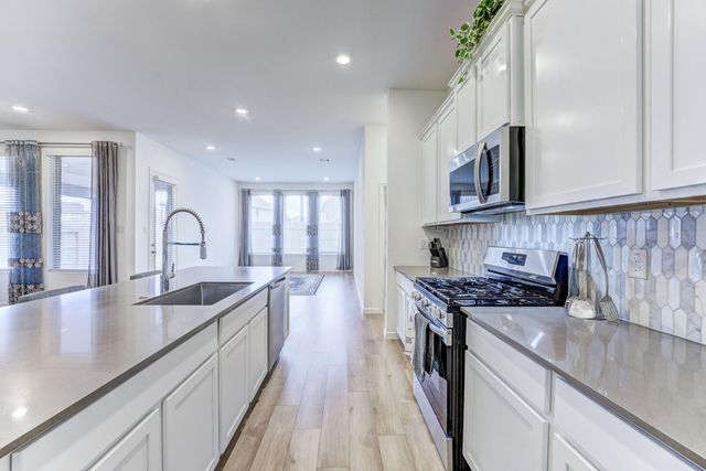 2510 Olivine Stone Drive, Richmond, TX 77469