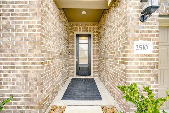 2510 Olivine Stone Drive, Richmond, TX 77469