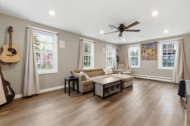 411 Market St, Rockland, MA 02370