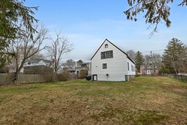 411 Market St, Rockland, MA 02370