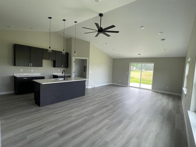 376 CANAL STREET #UNIT 1, Berlin, WI 54923