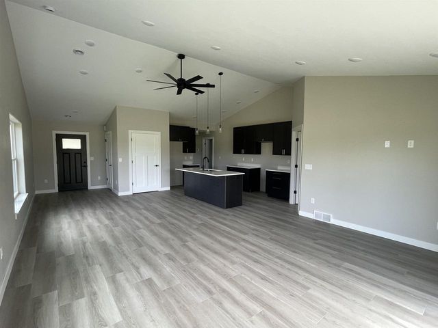 376 CANAL STREET #UNIT 1, Berlin, WI 54923