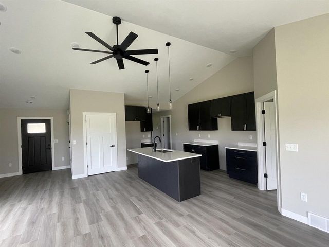 376 CANAL STREET #UNIT 1, Berlin, WI 54923