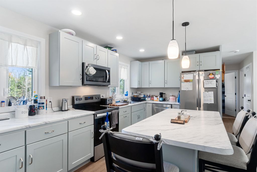 128 Old Lake Shore Road, Gilford, NH 03249