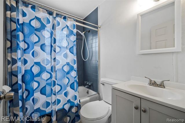 635 Wesbrook Street, Pontiac, MI 48340