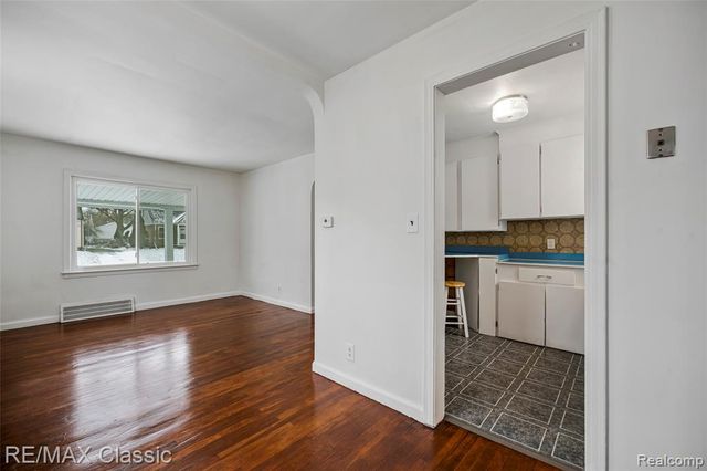 635 Wesbrook Street, Pontiac, MI 48340