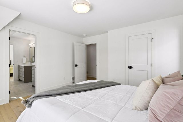 4006 Sunnyside Road, Edina, MN 55424