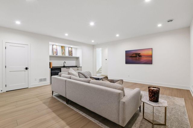 4006 Sunnyside Road, Edina, MN 55424