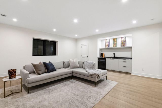 4006 Sunnyside Road, Edina, MN 55424