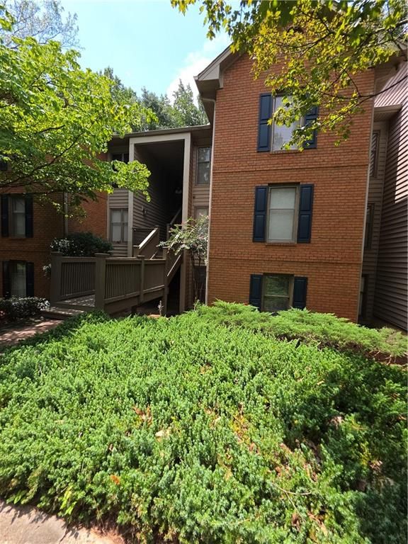 904 Garden Court, Sandy Springs, GA 30328