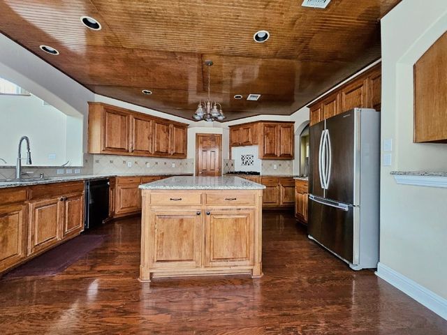 6814 Indian Meadow Court, Sachse, TX 75048