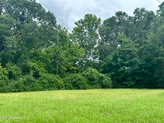 2264 Long Street, Grenada, MS 38901