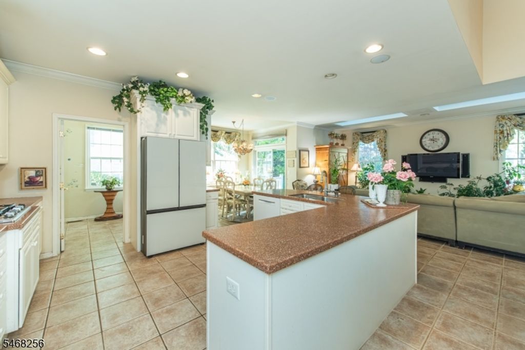 19 Coggins Ln, West Orange Twp., NJ 07052 — photo 3