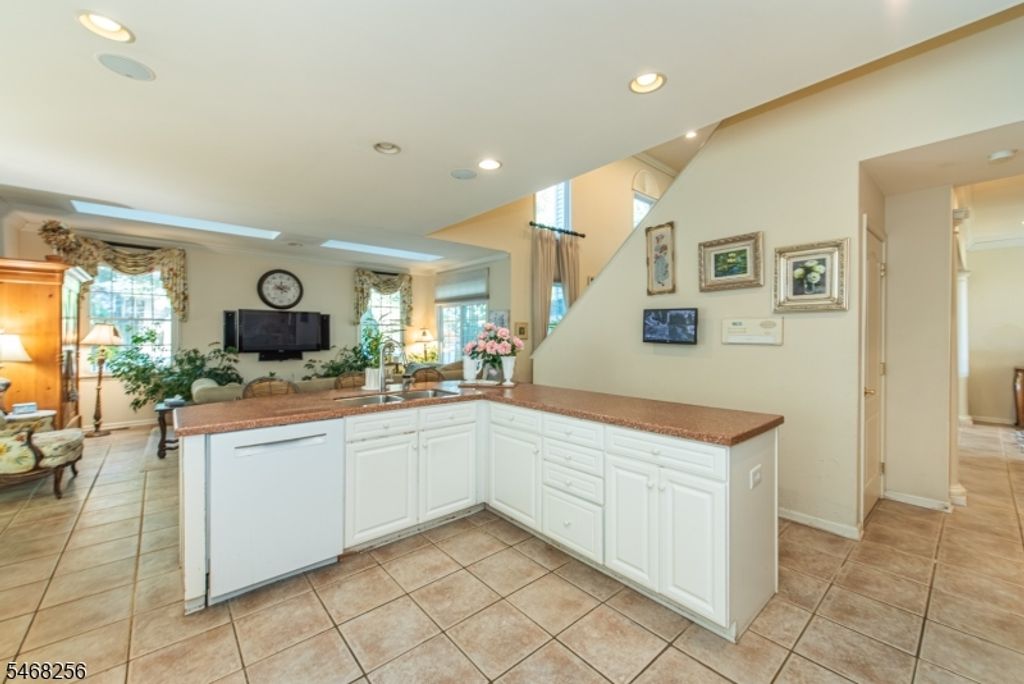 19 Coggins Ln, West Orange Twp., NJ 07052 — photo 5
