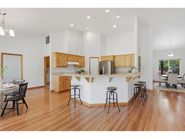 23420 Ne HYLAND Dr, Newberg, OR 97132