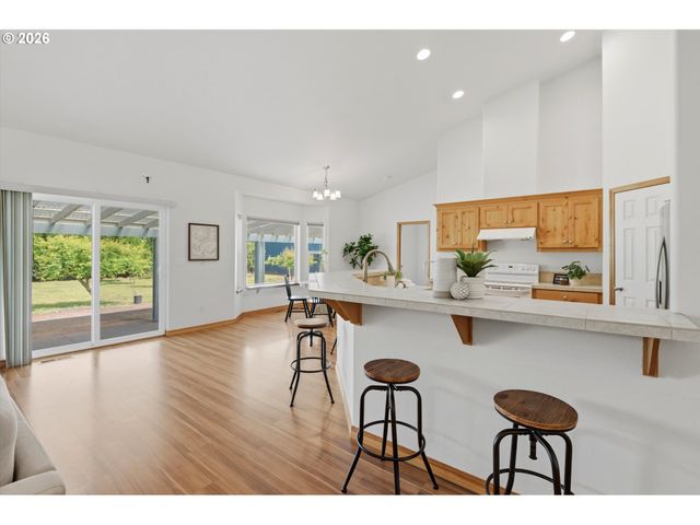 23420 Ne HYLAND Dr, Newberg, OR 97132