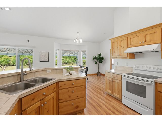 23420 Ne HYLAND Dr, Newberg, OR 97132