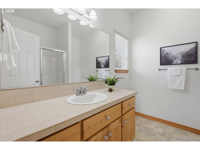 23420 Ne HYLAND Dr, Newberg, OR 97132