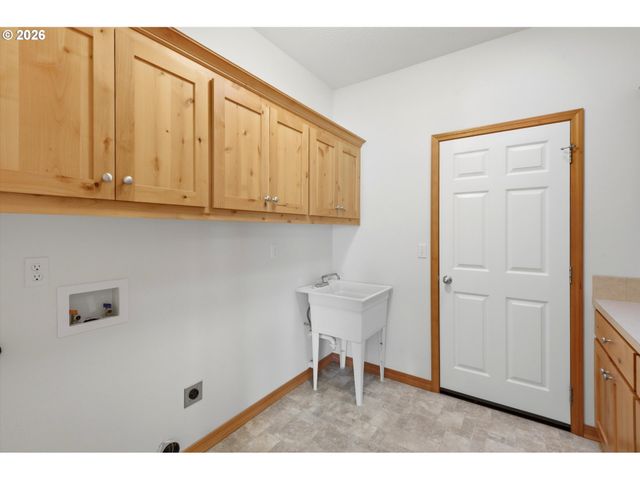 23420 Ne HYLAND Dr, Newberg, OR 97132
