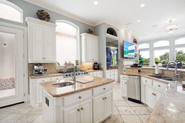 5528 Gleneagles Drive, Plano, TX 75093