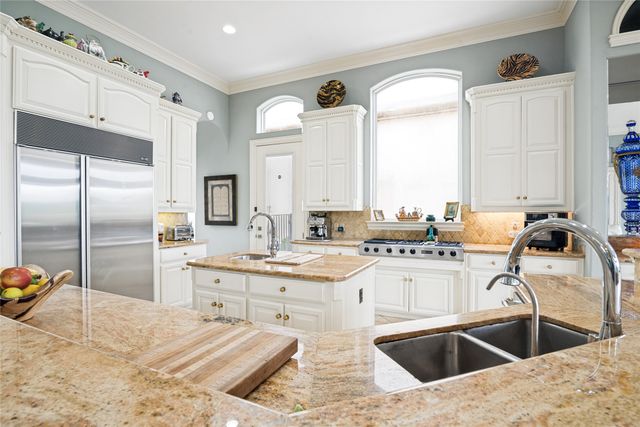 5528 Gleneagles Drive, Plano, TX 75093