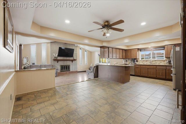 16515 Cederama Drive, Clinton Charter Township, MI 48038