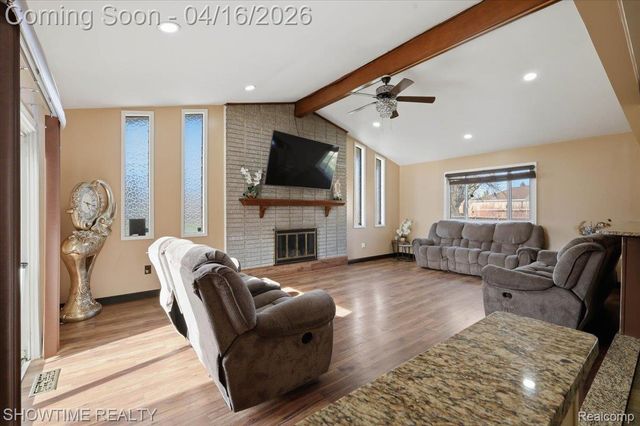 16515 Cederama Drive, Clinton Charter Township, MI 48038