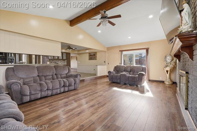 16515 Cederama Drive, Clinton Charter Township, MI 48038